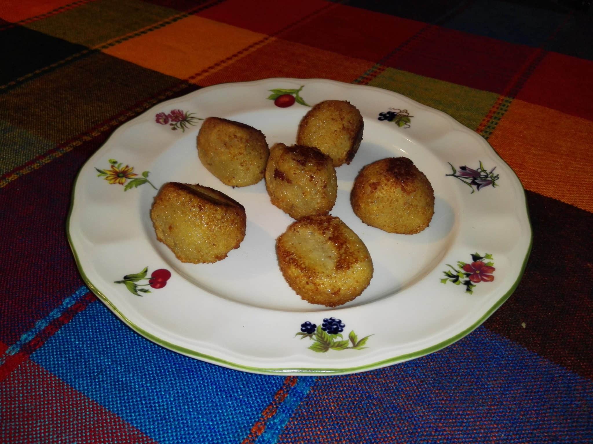 croquetitas de queso cabrales y membrillo