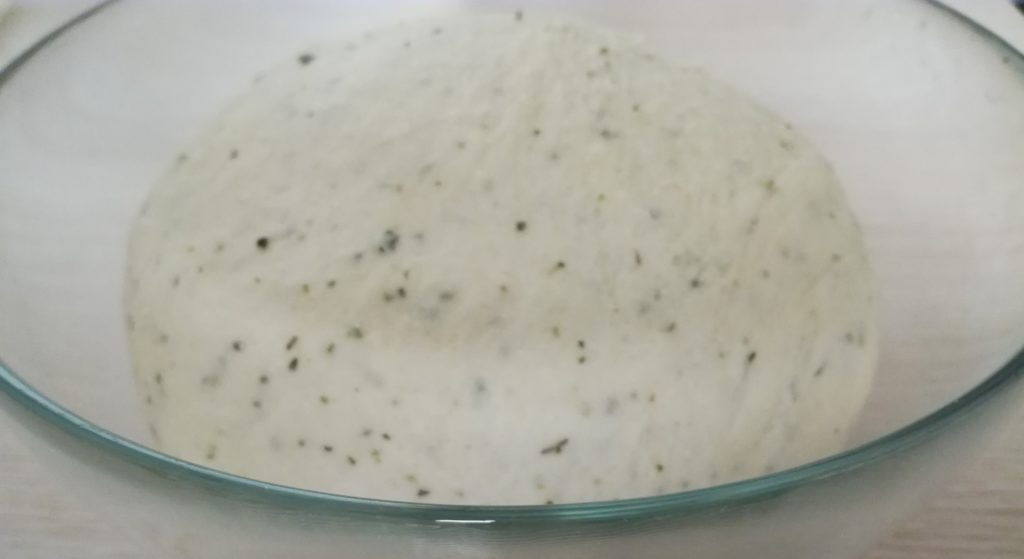 Masa de pizza esponjosa con Thermomix