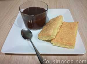 bizcochos de soletilla con chocolate caliente