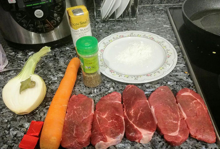 Ingredientes para el guiso de carne