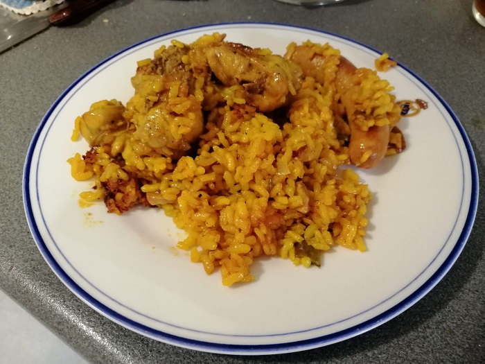 plato de arroz con conejo