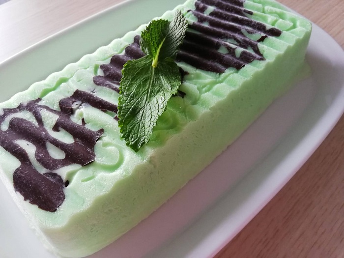 helado de menta con chocolate tipo comtessa