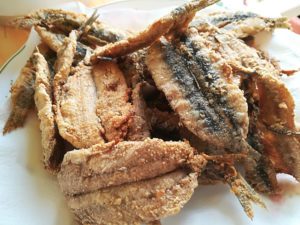 ración de boquerón frito