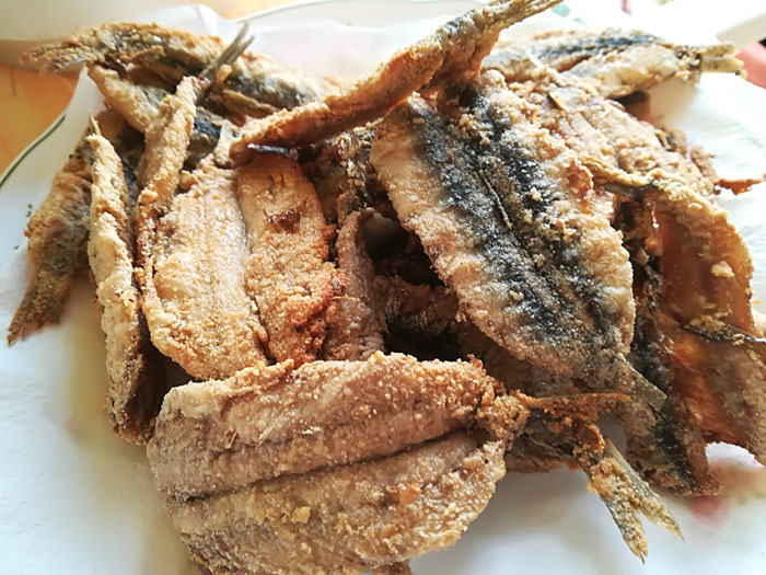 ración de boquerón frito