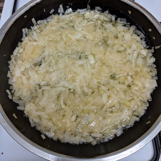 cebolla pochada con salsa de almendras