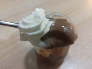 crema de chocolate con nata