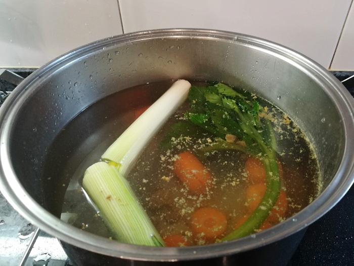 aprender a preparar caldo de verduras