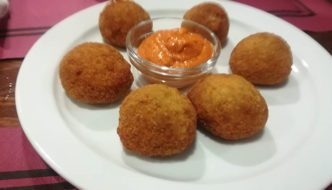 croquetas redondas de calsots