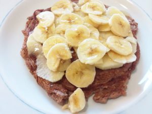 desayuno saludable tortitas con platano y miel