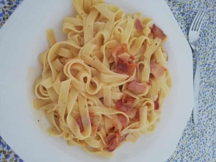 espagueti a la salsa carbonara recientes