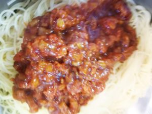 espaguetis con tomate y chorizo