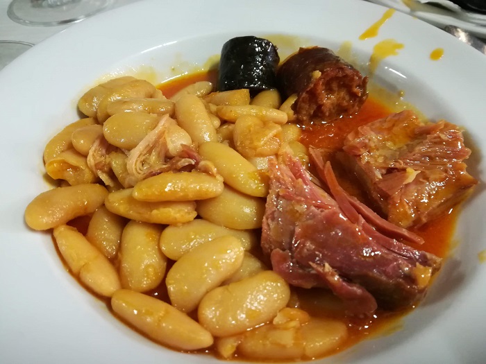 plato de fabada asturiana