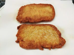 escurrir los filetes rebozados fritos