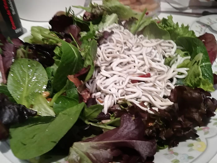 añadir gulas a la ensalada