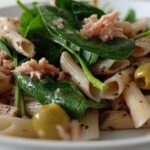 macarrones de espelta con espinacas en ensalada