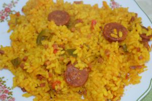 arroz amarillo con chorizo y jamón