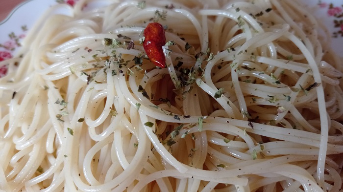 spaguetti al aglio olio e peperoncino